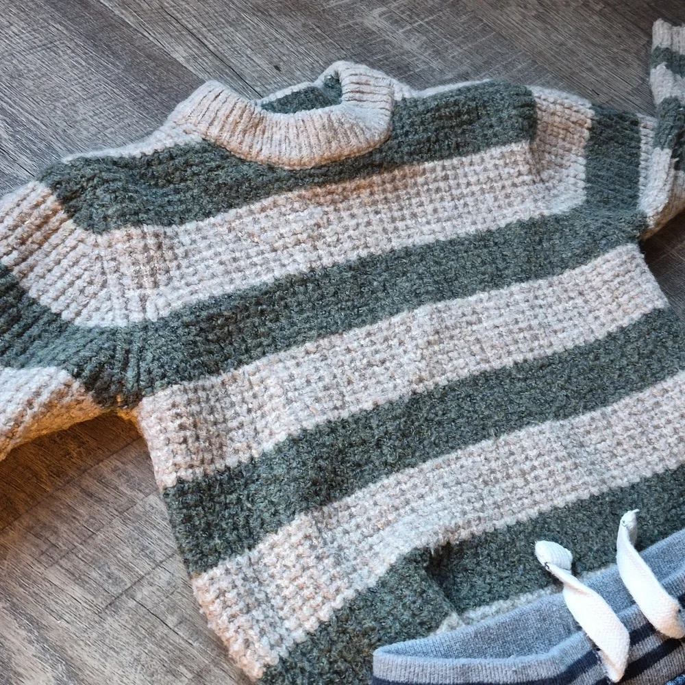 GAP Zara Gray Knit Sweater and Blue Denim Jeans 18-24 Month